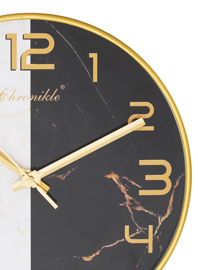 CHRONIKLE ساعة حائط دائرية بتصميم أنيق من CHRONIKLE، بأرقام إنجليزية تناظرية، مصنوعة من البلاستيك الأبيض والأسود، مناسبة لتزيين المنزل والمكتب وغرفة المعيشة وغرفة النوم (الحجم: 29.5 × 4 × 29.5 سم | الوزن: 450 غرام) - Image 4